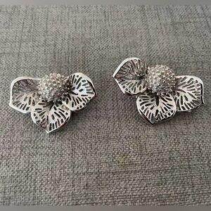 Vintage Judy Lee Mistletoe Flower Leaf Branch Winter Hollow Silver Clip Earrings